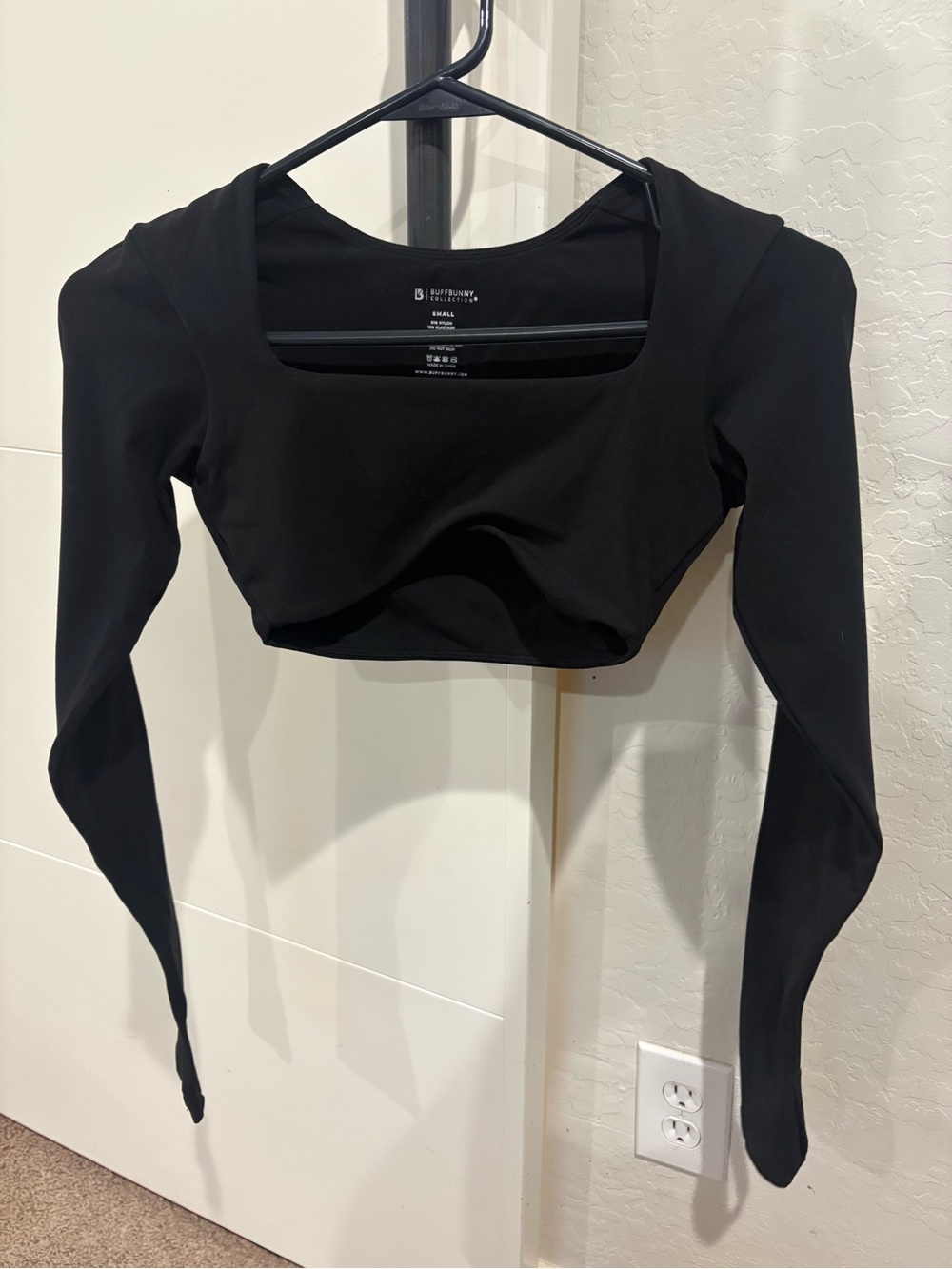 ⚫️🐇 Buff Bunny Women’s Curve Crop Top Long Sleeve-Small ⚫️🐇